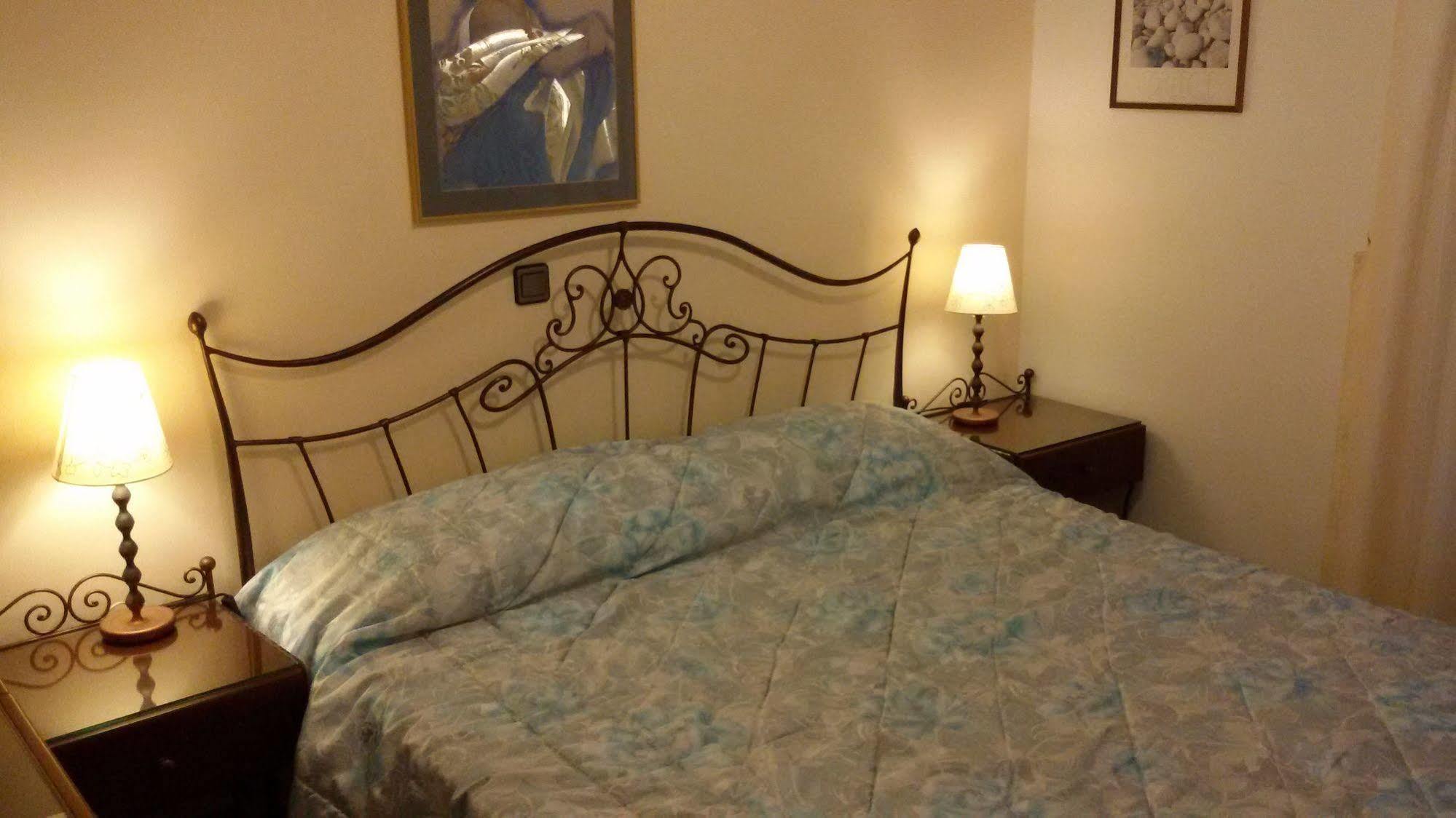 Sunset Studios And Apartments For Adults Over 21 Only Науса Экстерьер фото