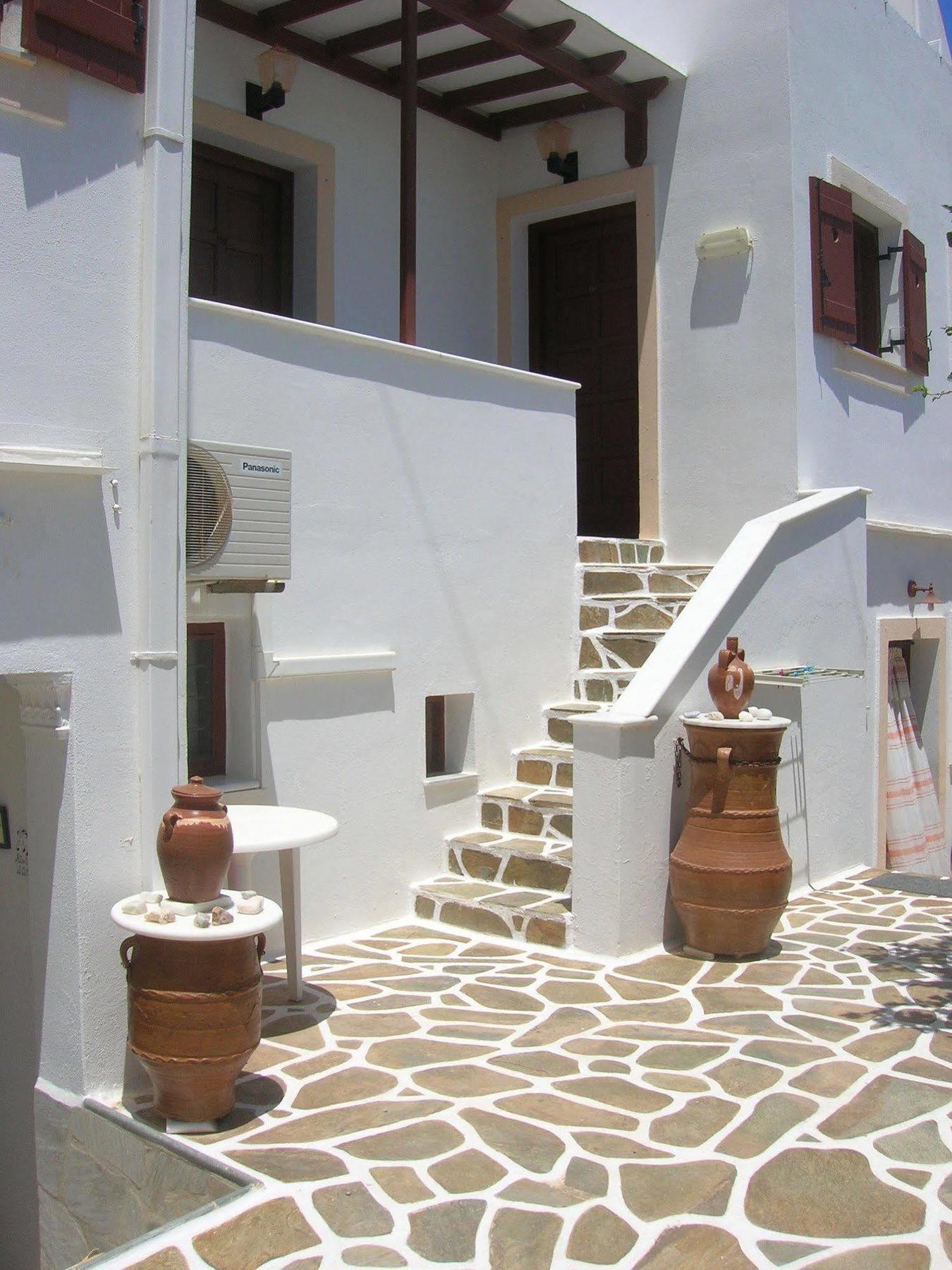 Sunset Studios And Apartments For Adults Over 21 Only Науса Экстерьер фото